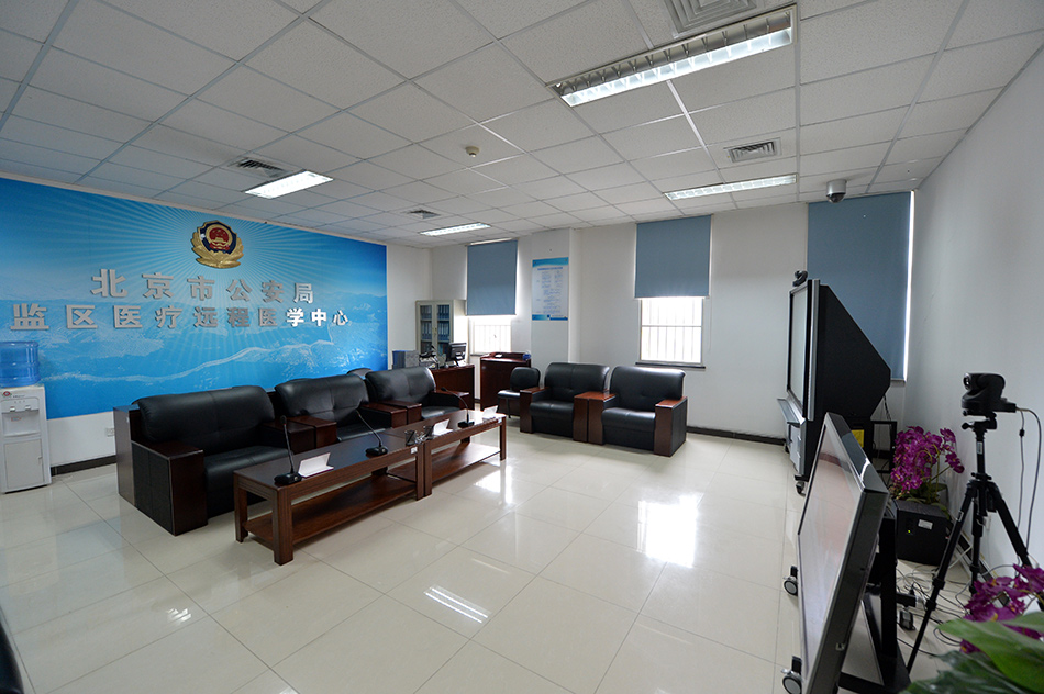 访北京看守所:监室带双向触摸屏 铁栏防 自杀 【