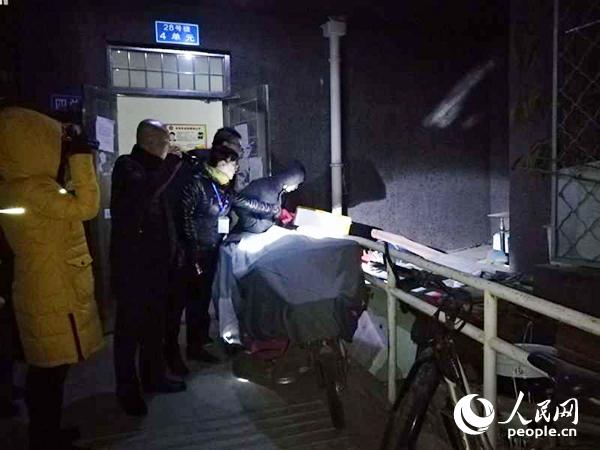 北京丰台消防集中进行电动自行车专项夜查行动
