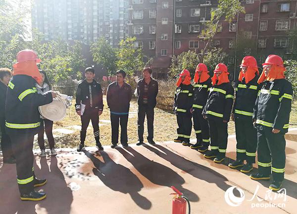 北京大兴消防支队发动微型消防站开展拉动演练工作