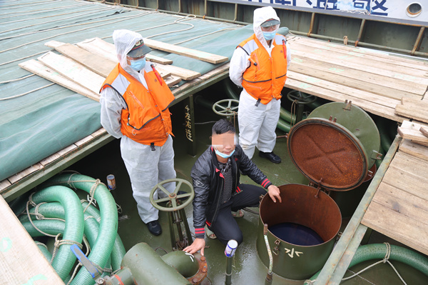 上海海警查获涉嫌走私成品油1600吨 涉案金额约800万元