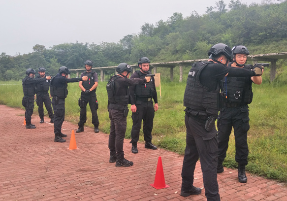 海淀分局邀请到了曾代表北京反恐特警总队,参加全国公安和世界警察等