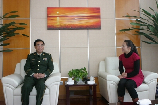 组图:上海市公安消防总队陈飞少将专访